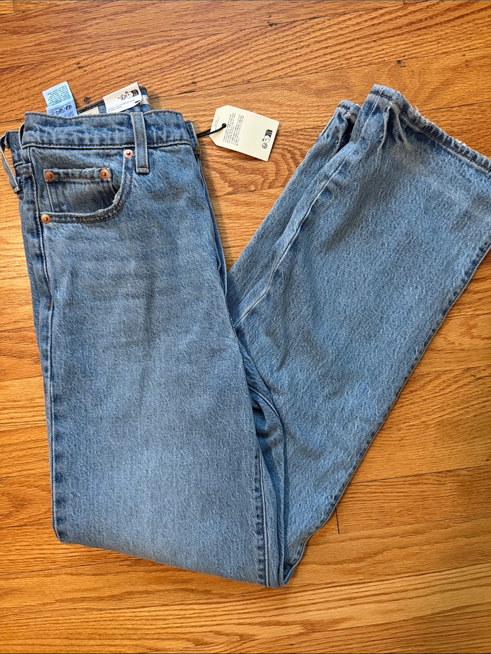 NWT Levi’s ribcage straight ankle sz 26 x 31